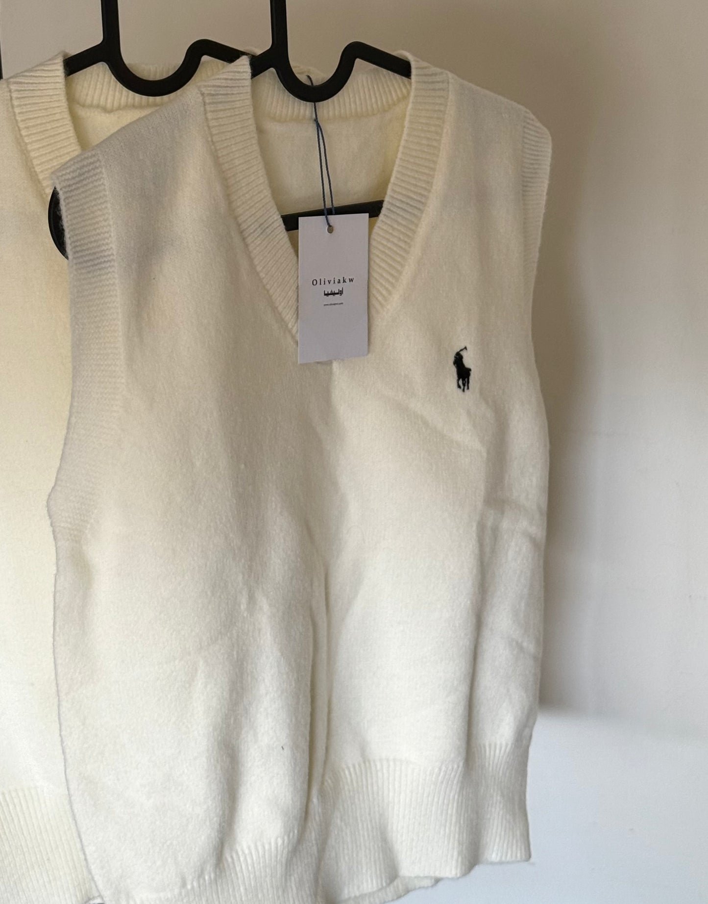Half sleeve sweater